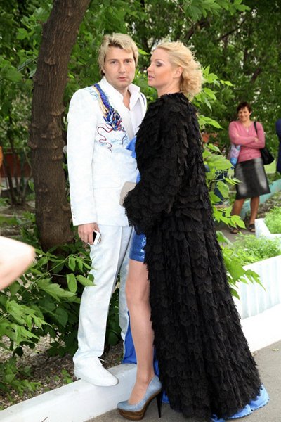 Волочкову и Баскова застукали в кустах! Даже папарацци были шокированы увиденным!