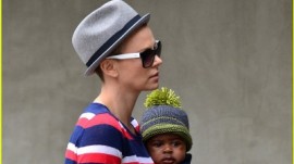 charlize-theron-baby-jackson-doctor-checkup-02
