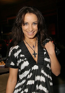 Виктория Дайнеко вышла на сцену в нижнем белье и кроссовках!