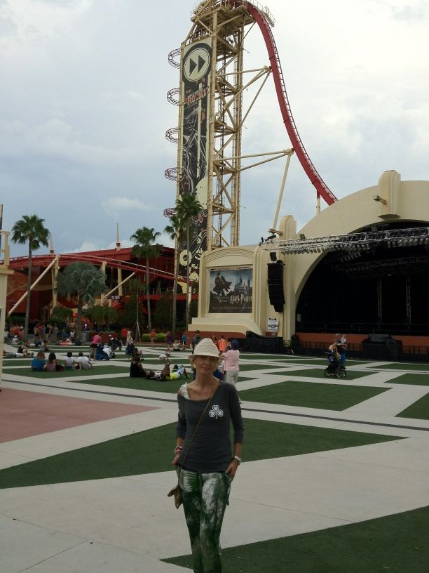 Кристина Орбакайте бросила двухмесячную дочь ради гулянки в мужской компании!