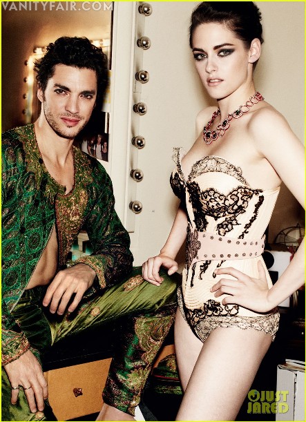 kristen-stewart-covers-vanity-fair-july-2012-02