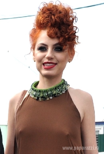 Ира Забияка забыла надеть лифчик и шокировала зрителей грудью!