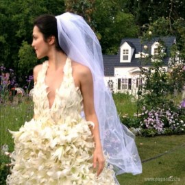 Сати Казанова похвасталась свадебным нарядом