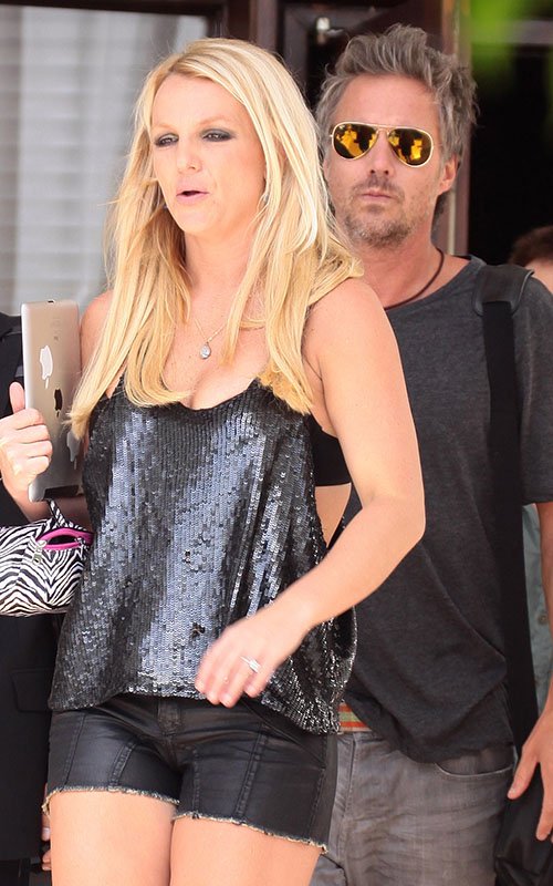 Бритни Спирс поразила безвкусным нарядом! 