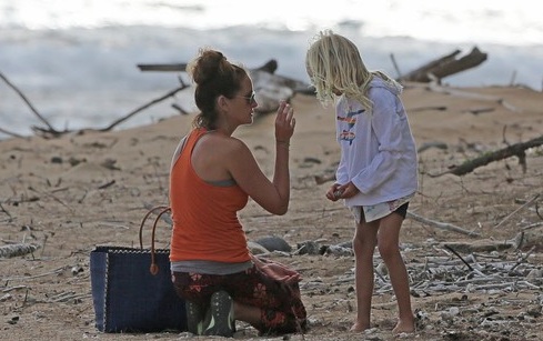 Редкие фото Джулии Робертс с дочерью: отпуск на Гавайях!