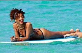 Самые сексуальные купальники Рианны 