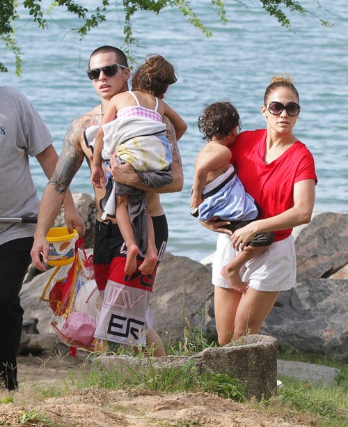 jennifer-lopez-070412- 9