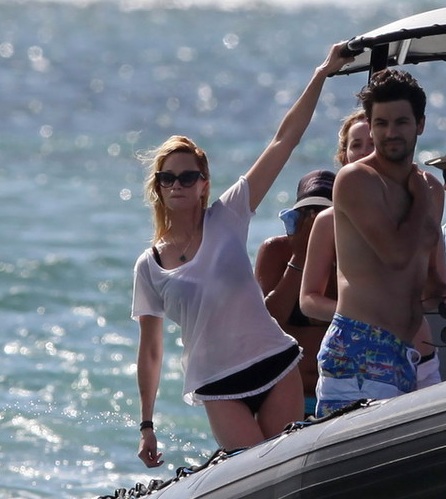 55-летняя Мелани Гриффит показала фигуру в бикини! Обзавидуешься!