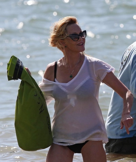 55-летняя Мелани Гриффит показала фигуру в бикини! Обзавидуешься!