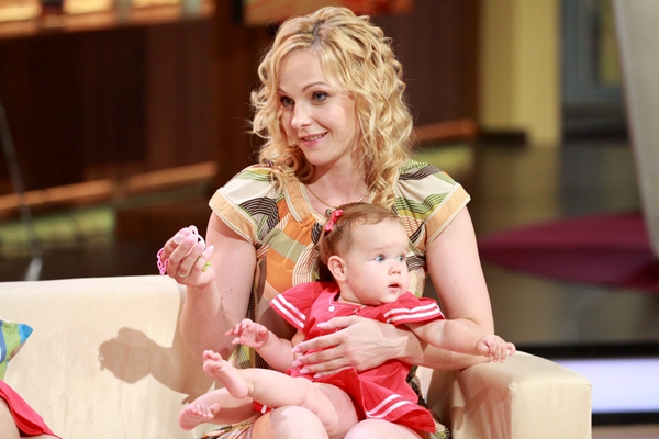 Телеведущая Дарья Трегубова впервые показала дочь – 10-месяченую прелестницу!