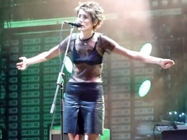 Певица Земфира шокировала своим нижним бельем