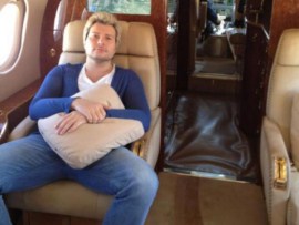 Голый Николай Басков готовится рекламировать трусы