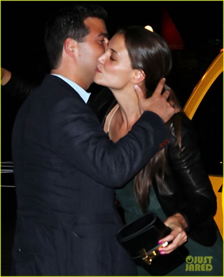 katie-holmes-dinner-date-05-1