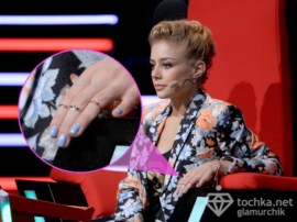 Тина Кароль шокировала своими украшениями