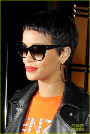 rihanna-honors-gran-gran-dolly-with-new-chest-tattoo-04