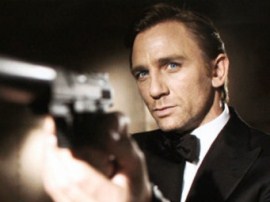 Сексапильная девушка Бонда полностью разделась! Формы поражают воображение! 