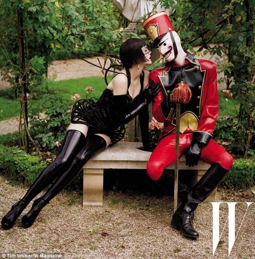 article-2233517-160BD098000005DC-591 634x645_1