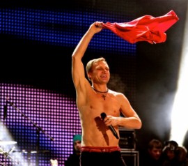 Олег Скрипка разделся догола на морозе