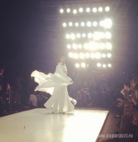 Филипп Киркоров шокировал публику, нарядившись в свадебное платье