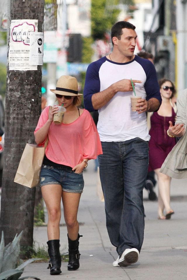 1367852456 1271880639_doseng.org_hayden_panettiere_01