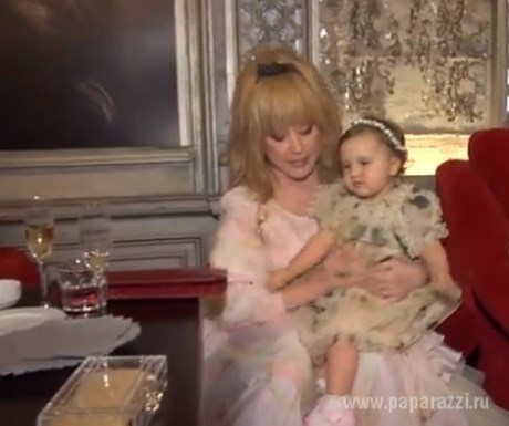 Алла Пугачева делает из внучки свою копию! 