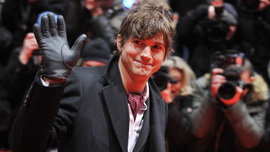 Эштон Катчер заменит Чарли Шина в сериале – перейдет ли к нему и скандальная слава?  