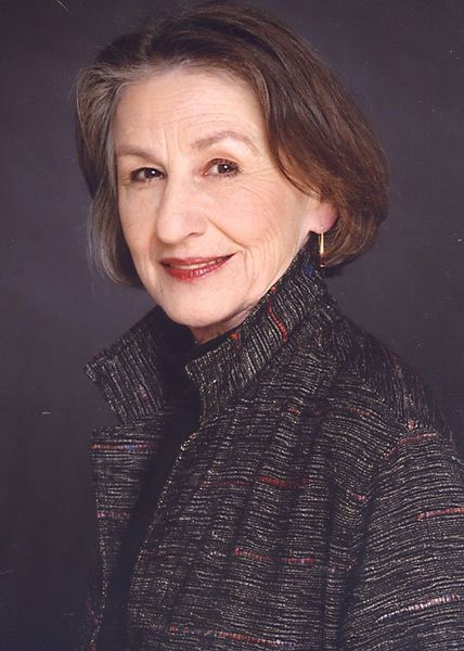 Миссис Гануш/Лорна Рэйвер (