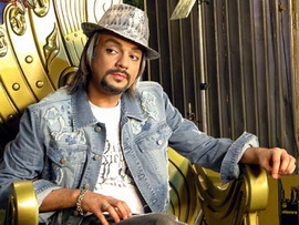 Звездные мужчины, которые пользуются косметикой в обыденной жизни