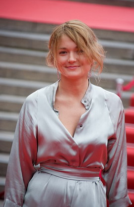 Клан Михалковых-Кончаловских продолжает расширяться: Надежда Михалкова ждет ребенка 