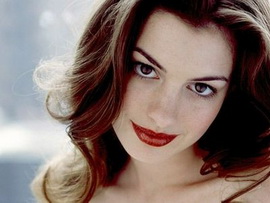 Кто из актрис в образе Женщины-кошки круче? 