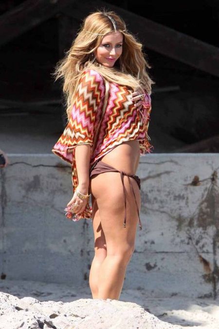 74883952_large_0531aubreyodaybikini03480x720