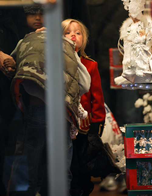 Анджелина Джоли и Бред Пит готовятся к Новому году