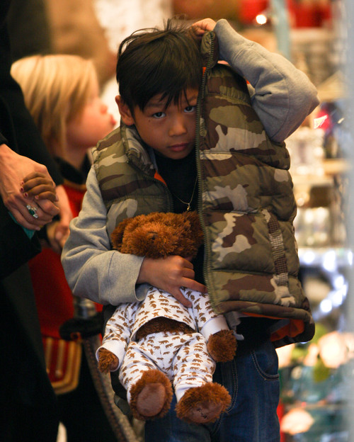 Анджелина Джоли и Бред Пит готовятся к Новому году