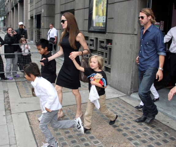 Семейство Джоли-Питт на рауте в Лондоне!