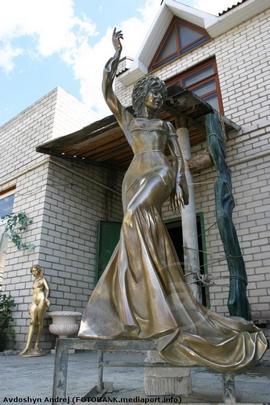 Памятник Людмиле Гурченко поставят в Харькове