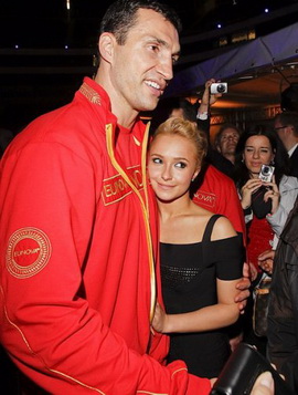 Виталий Кличко: разрыв любовных отношений и душевные раны не помешают брату победить Хэя 