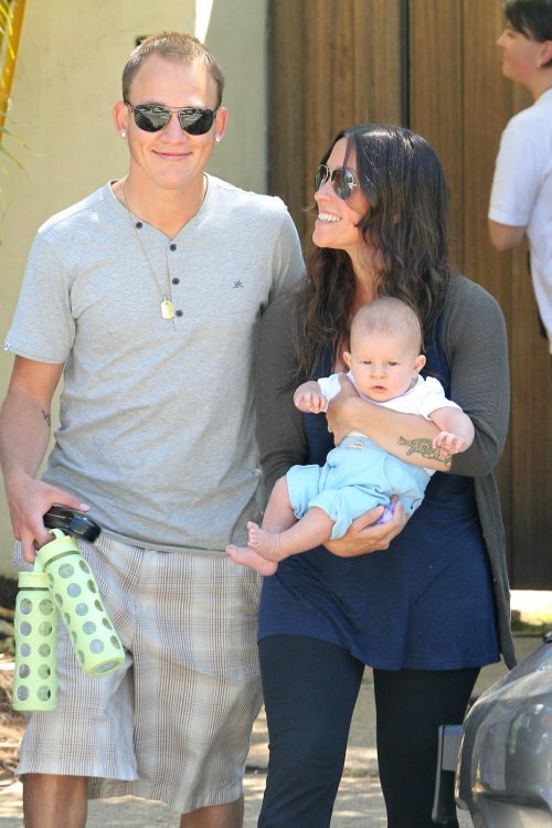 Аланис Мориссетт с семьей: счастливы вместе!