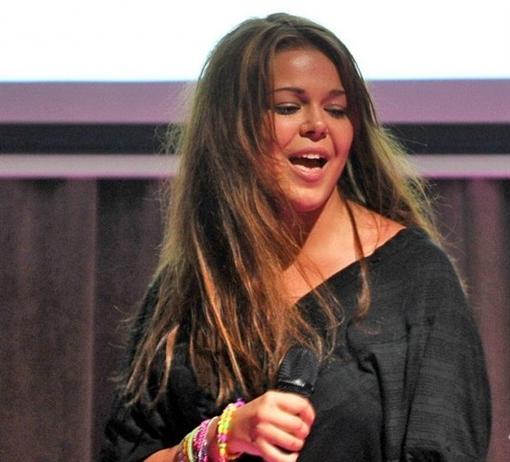 Алина Гроссу кардинально сменила имидж!