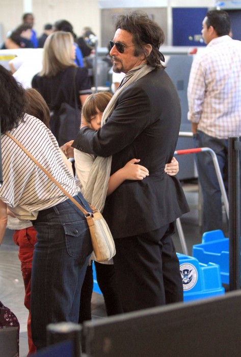 Аль Пачино с детьми: уставшие малютки с любимым папой