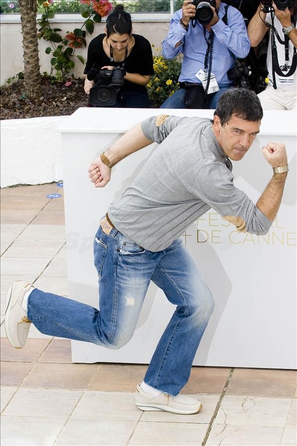 Канны – 2011: Антонио Бандерас защищает свой новый фильм телом!