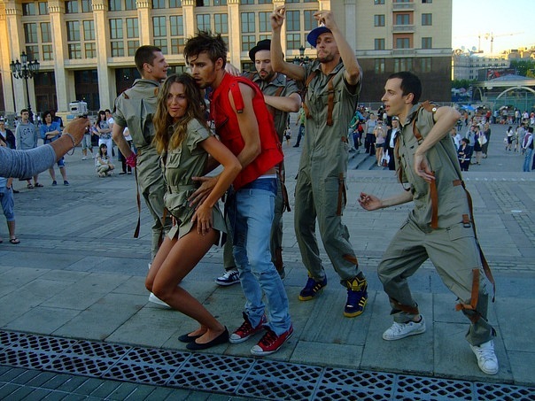 Макс Барских снял в Москве клип на мобильный телефон!