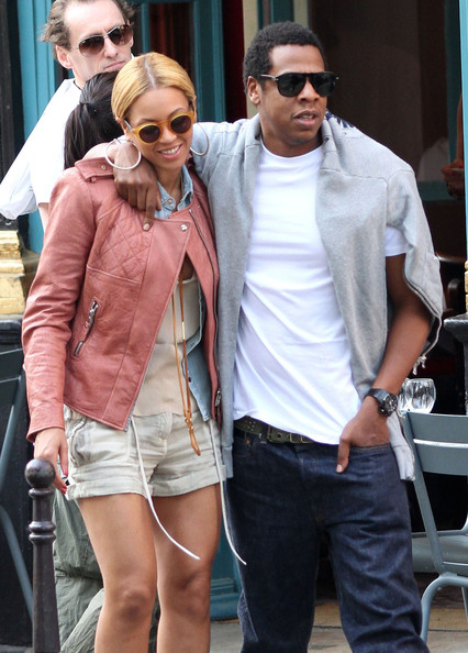 Бейонсе и Jay-Z: прогулка в Париже (фотоотчет)