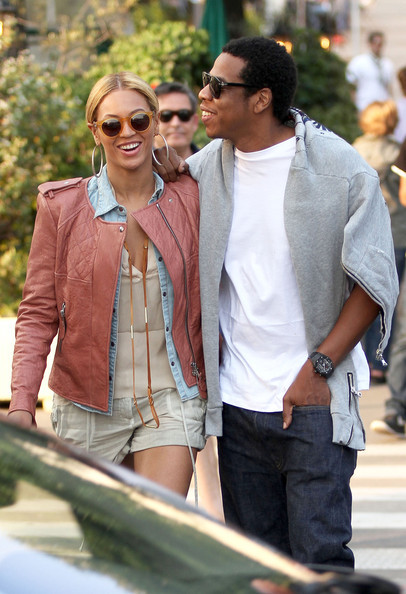 Бейонсе и Jay-Z: прогулка в Париже (фотоотчет)
