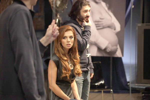 Анна Седокова на съемках фильма «Беременный»