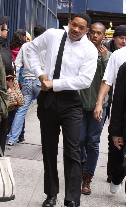 Эксклюзивные фото со съемок «Людей в черном – 3»!