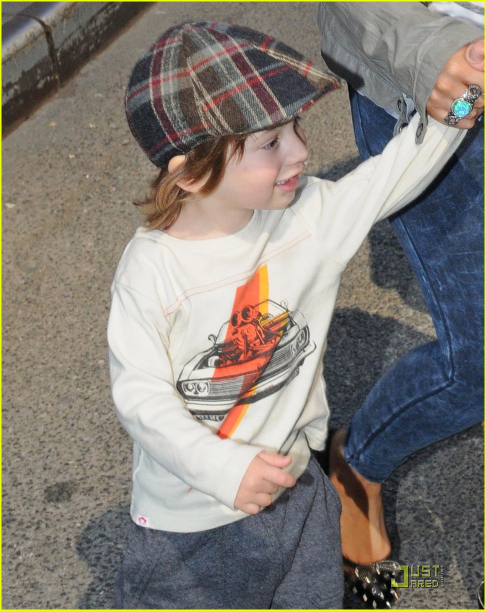 Кристина Агилера с сынишкой – ланч в Нью-Йорке!