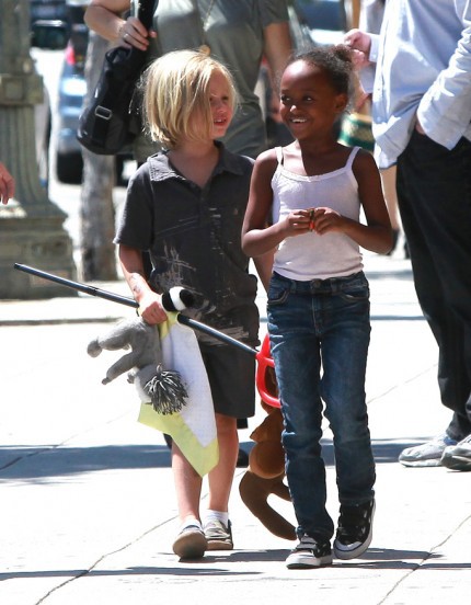 Анджелина Джоли, Шайло и Захария - девичник в Вегасе!