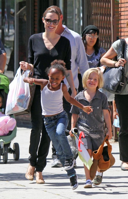 Анджелина Джоли, Шайло и Захария - девичник в Вегасе!