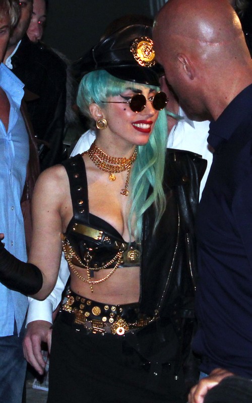 Леди Гагу забросали яйцами в Сиднее