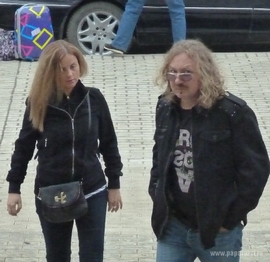 Игорь Николаев срывает зло на молодой жене?